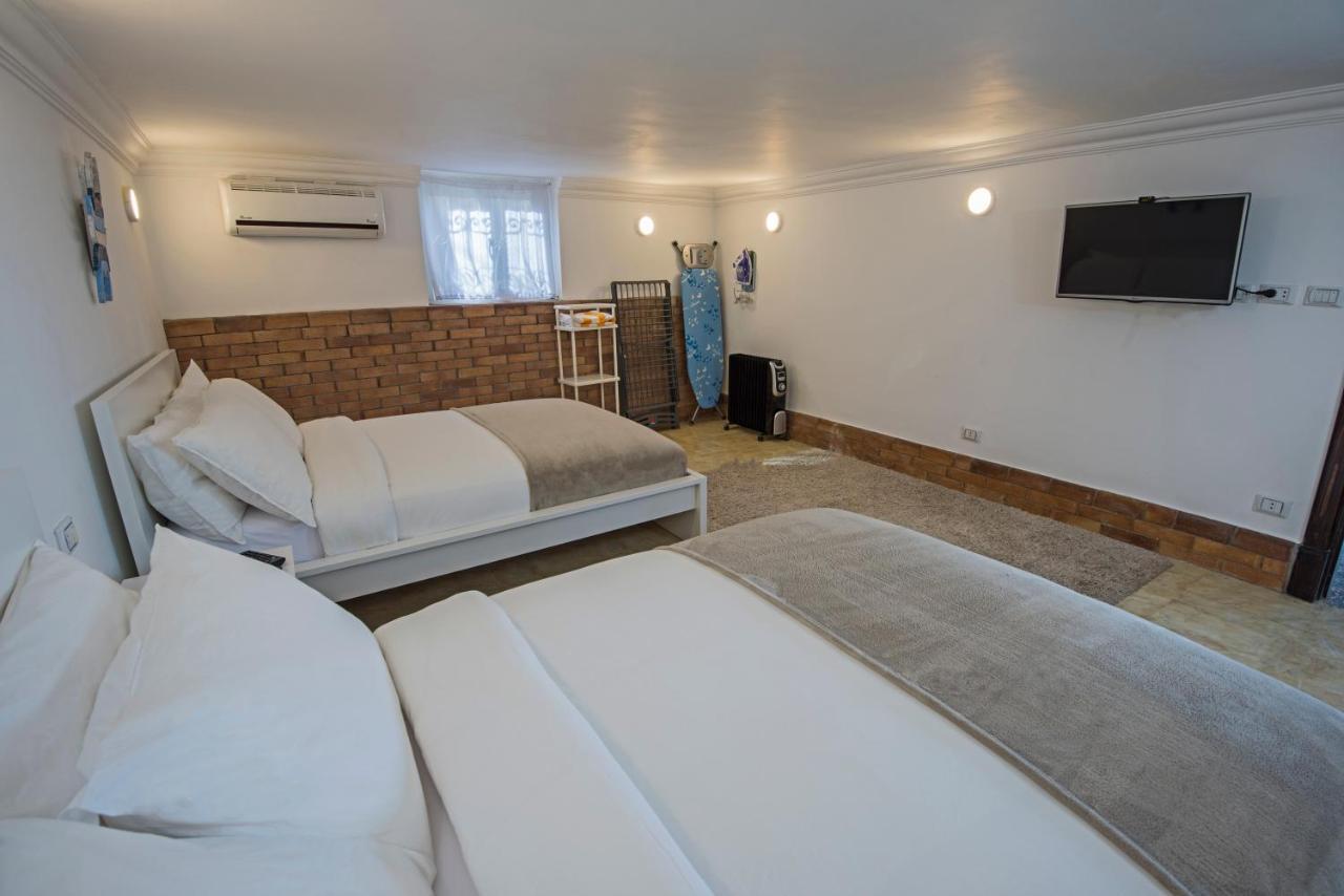 One Bedroom Chalet Managed By Lilly Apartments Gurdaka Kültér fotó